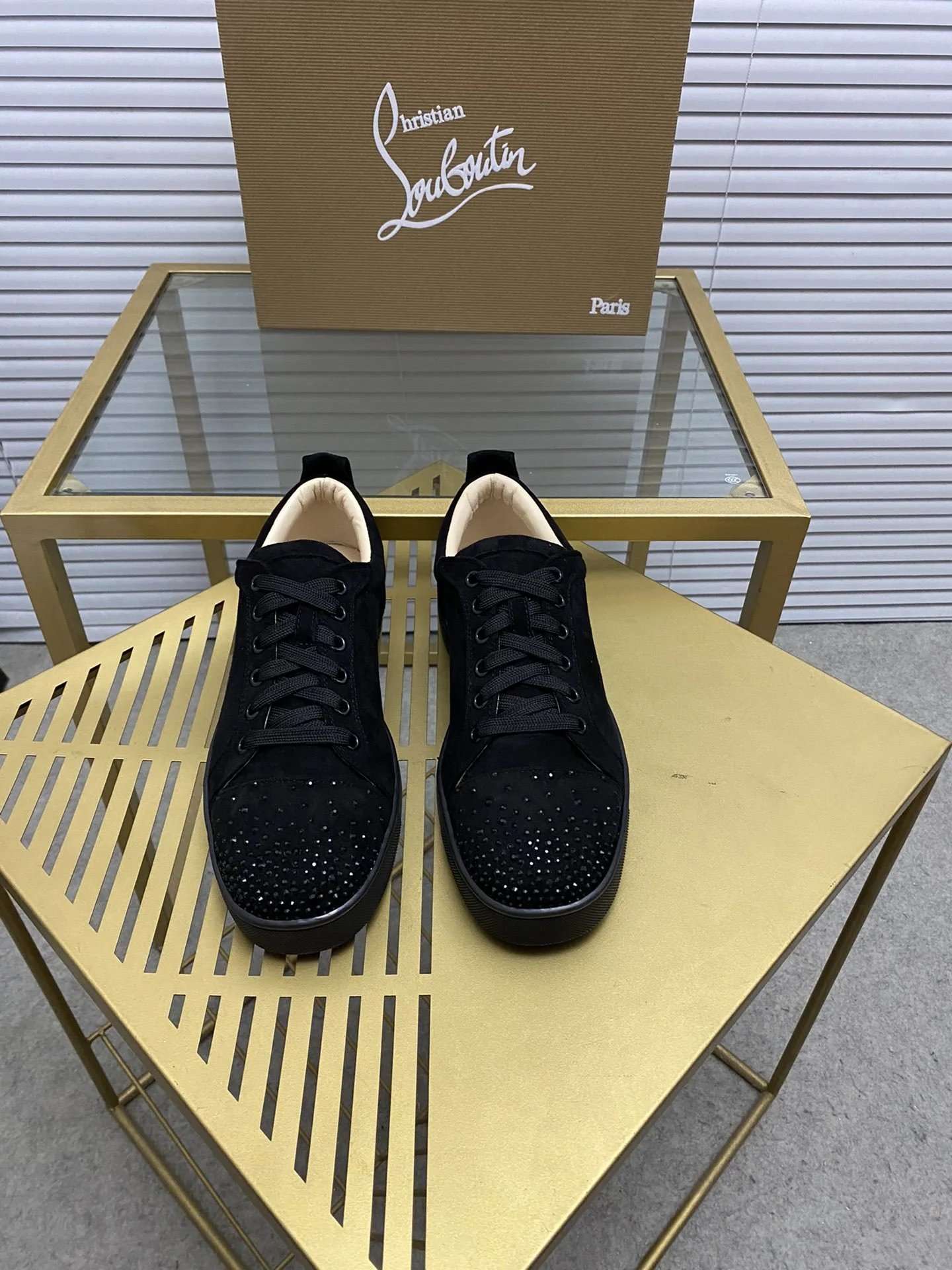 29 (non refundable, non exchangeable)